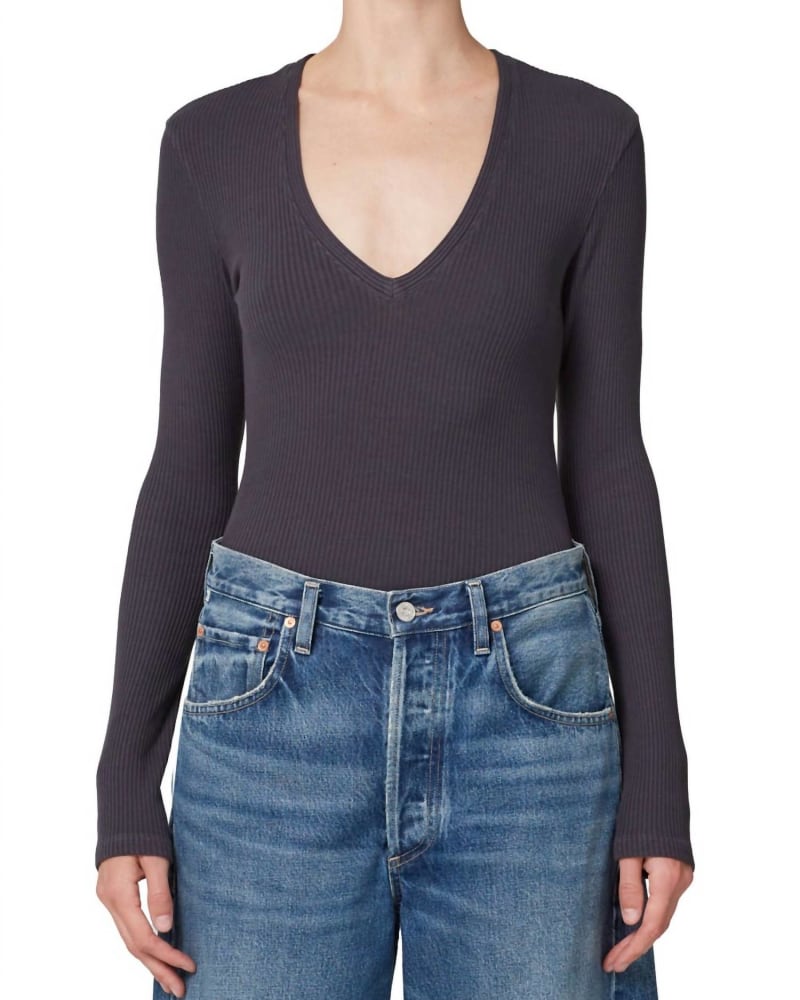 Front of a model wearing a size L Florence V Neck Top in Charcoal in Charcoal by Citizens of Humanity. | dia_product_style_image_id:363482